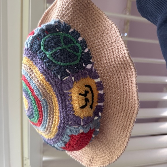 Colorful Crochet Guess JBalvin Bucket Multicolored - Picture 5 of 6